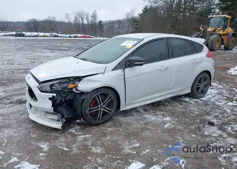 2016 Ford Focus St from USA, damaged, VIN 1FADP3L97GL221747
